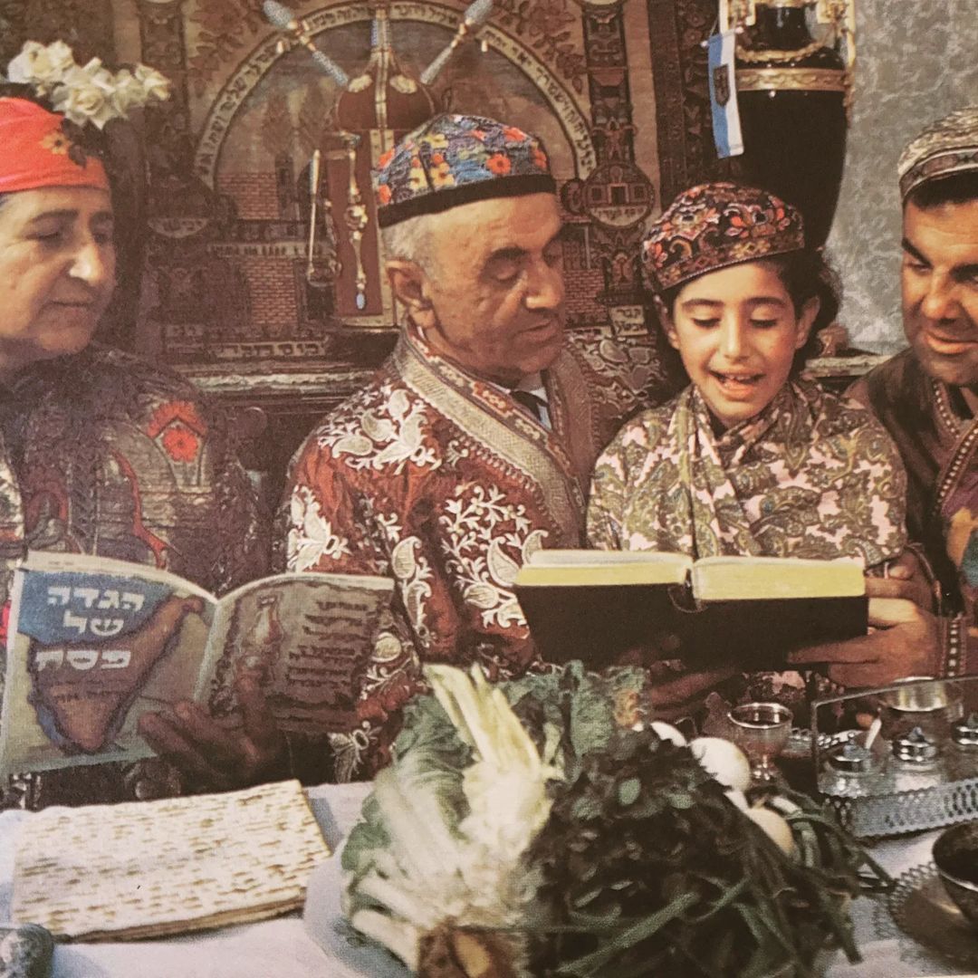 Bukharian_Jews_celebrating_Passover